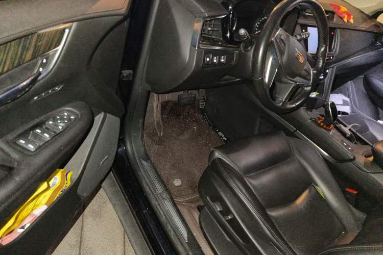 Used Cadillac XT5 2017 Anniversary Edition 25T Luxury Model