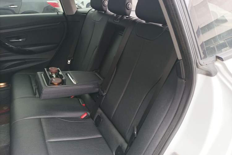 Used BMW 3 Series GT 2018 320i Sport Edition Left Rear Seat