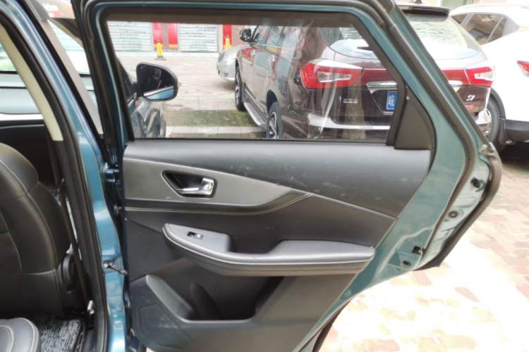 Used Dongfeng Fengon S560 2018 1.8L Manual Urban Model 7 Seats