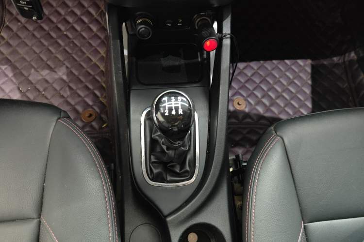 Used CHANGAN CS35 2016 1.6L Manual Luxury Model China V Standard
