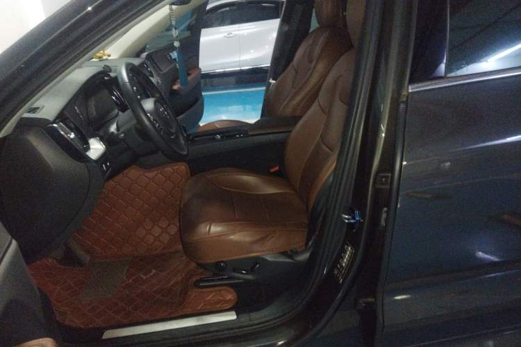 Used Volvo XC60 2019 T5 4x4 Smart Edition China V Standard
