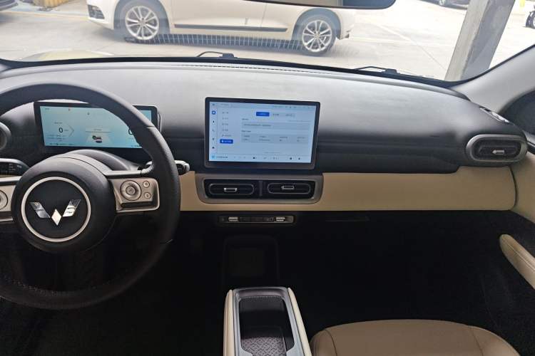 Used Wuling Bingo PLUS 2024 510 km Range 5-Seater Version Audio And AC Panel