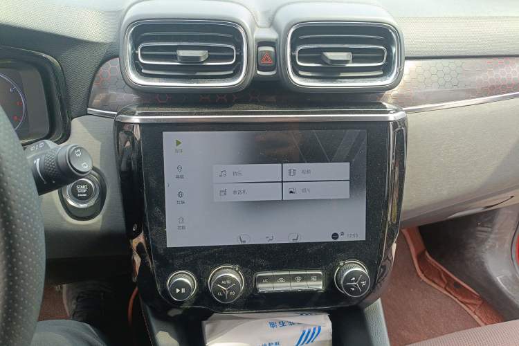 Used Lynk & Co 02 2018 1.5T DCT Two-Wheel Drive Sporty Version China V Standard Audio And AC Panel