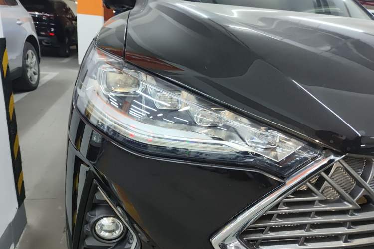 Used Haval F7x 2021 1.5T Two-Wheel Drive Smart Technology Edition Right Front Headlight