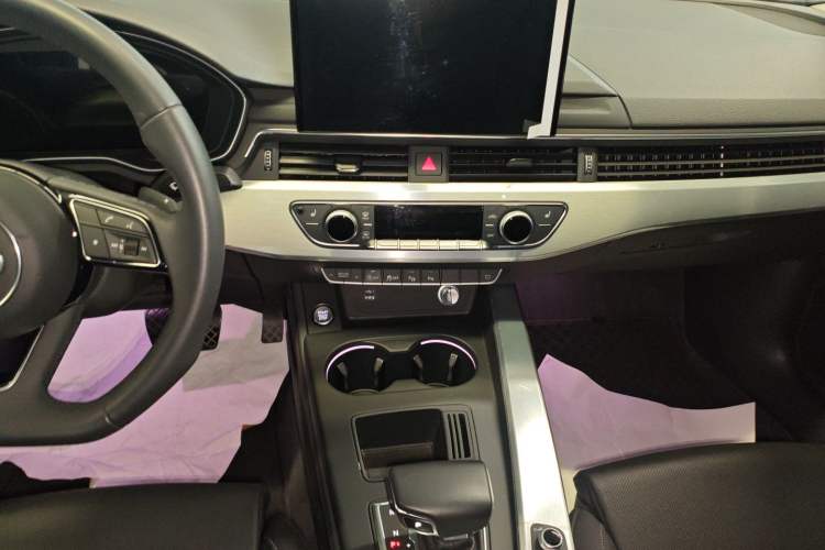 Used Audi A4L 2022 40 TFSI Luxury Dynamic Model
