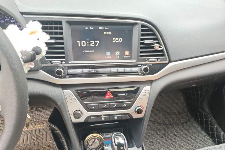 Used Hyundai Elantra (6th Generation / Lingdong) 2016 1.6L Automatic ZhiXuan – Elite Version Audio And AC Panel