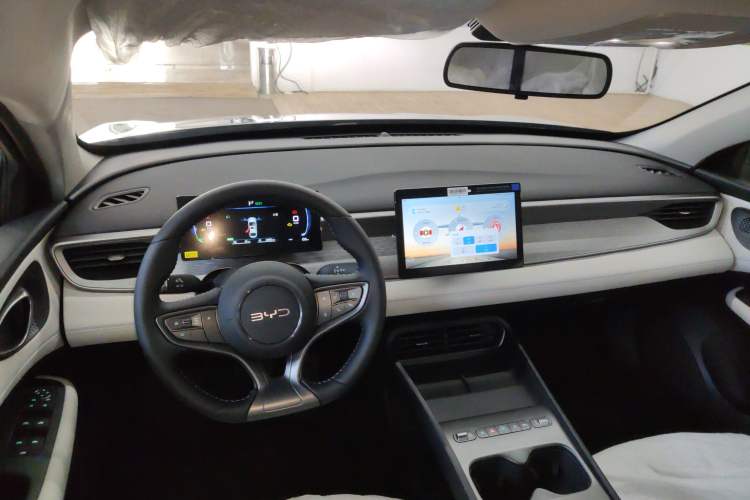 Used BYD Seal 05 DM-i 2026 DM-i 128KM Luxury Edition Center Console