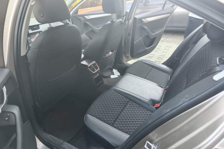 Used Skoda Octavia 2018 1.6L Automatic Luxury Edition