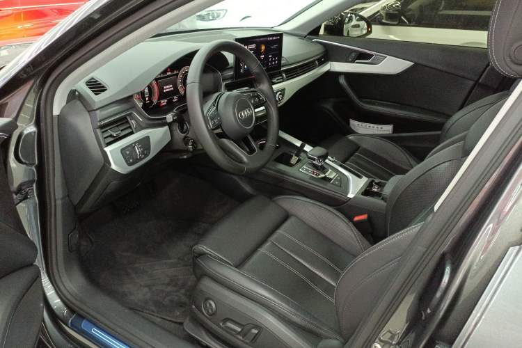 Used Audi A4L 2022 40 TFSI Luxury Dynamic Model
