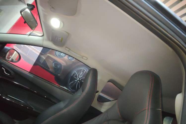 Used Chery Little Ant 2022 Sweet Pink Edition Half-Sugar Version Lithium Iron Phosphate 29.2 kWh 30 kW 301 km