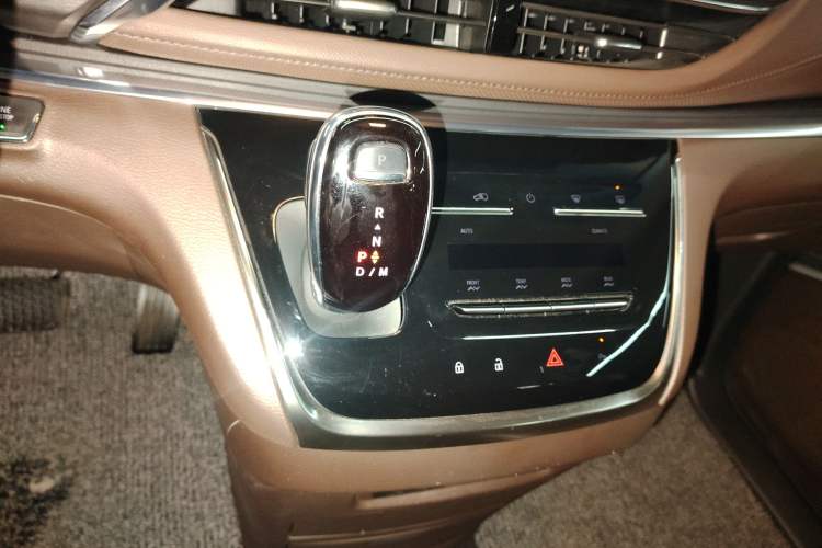 Used Buick GL8 2023 Land Executive Class 652T Luxury Model