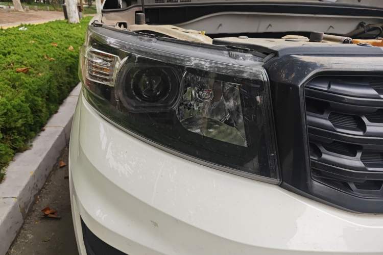 Used CHANGAN OSHAN X70A 2020 1.5L Manual Base Version Right Front Headlight