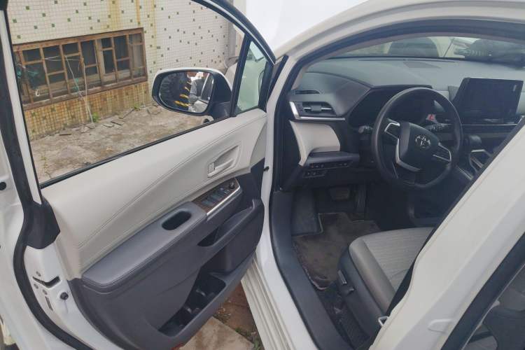 Used Toyota SIENNA 2021 2.5L Hybrid Comfort Edition Driver Seat