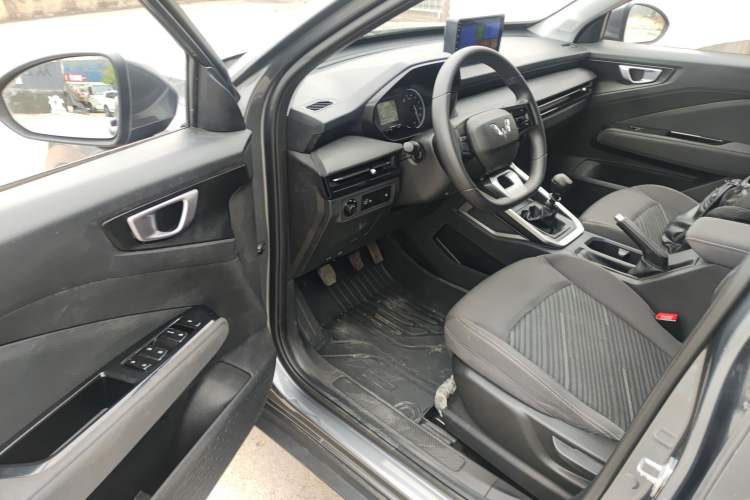 Used Wuling Alvez 2022 1.5L Manual Free-Style Model Driver Seat