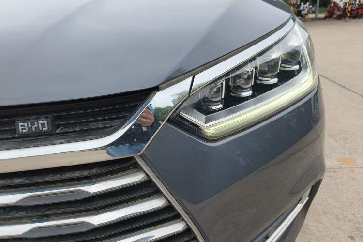 Used BYD Song 2021 Classic Edition 1.5T Manual Luxury Model Left Front Headlight