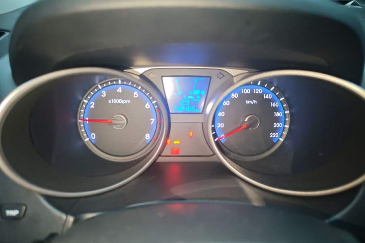 Used Hyundai ix35 2012 2.0L Manual Two-Wheel Drive New Edition GL
