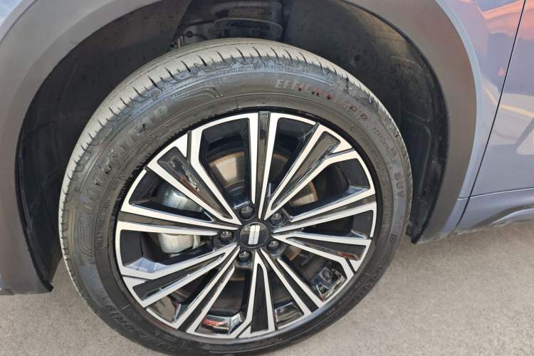 Used Geely Galaxy Xingjian 7 EM-i 2025 120km Flagship Edition Left Front Wheel Hub