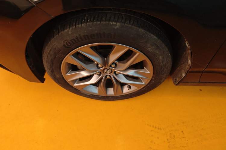 Used Toyota Avalon 2019 Dual-Engine 2.5L Luxury Edition China VI Standard
