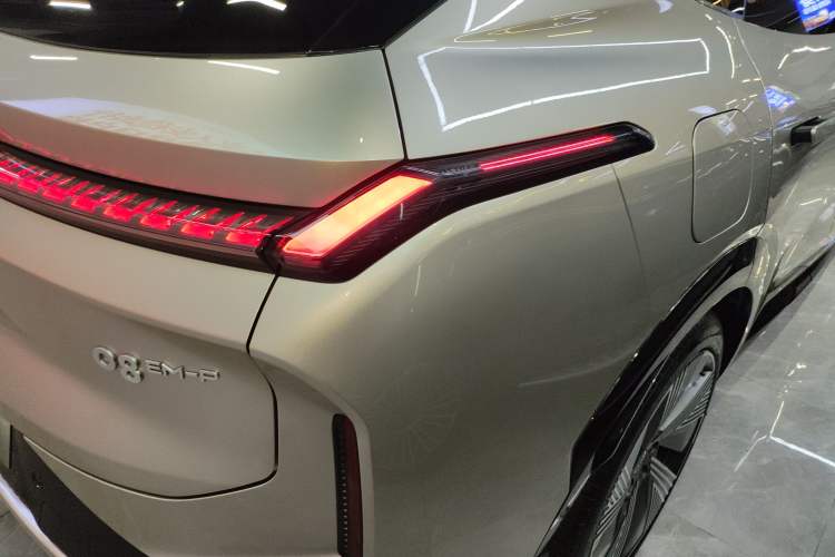 Used Lynk & Co 08 EM-P 2023 220km All-Wheel-Drive Performance Halo Exterior 7