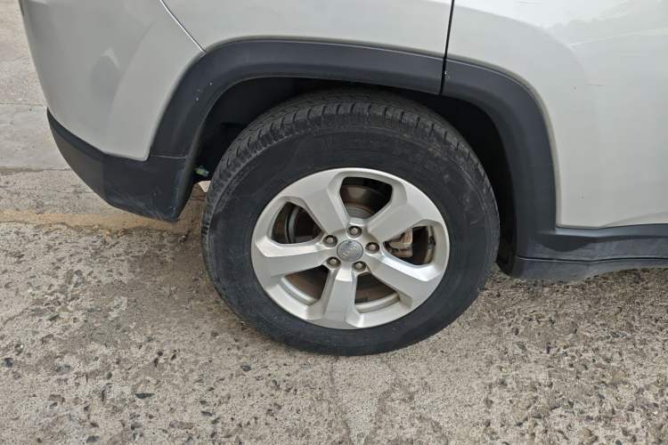 Used Jeep Compass 2017 200T Automatic Family Edition
