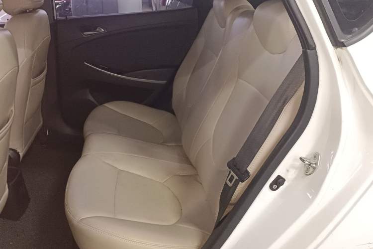 Used Hyundai Verna Ray 2016 1.4L Automatic Leading-Edge GLX