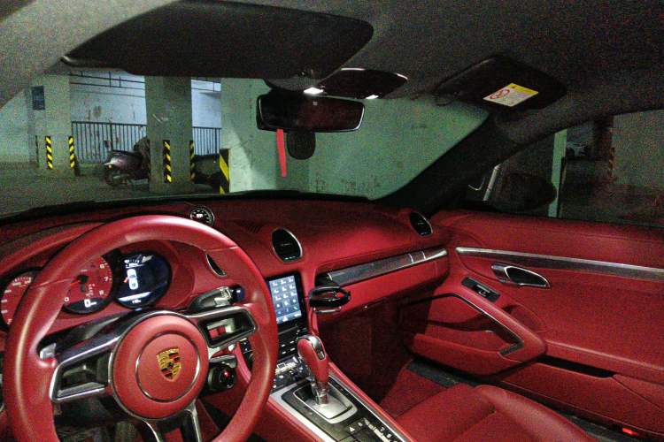 Used Porsche 718 2022 Cayman 2.0T
