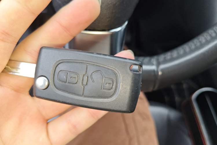 Used Peugeot 3008 2011 1.6T Luxury Model
