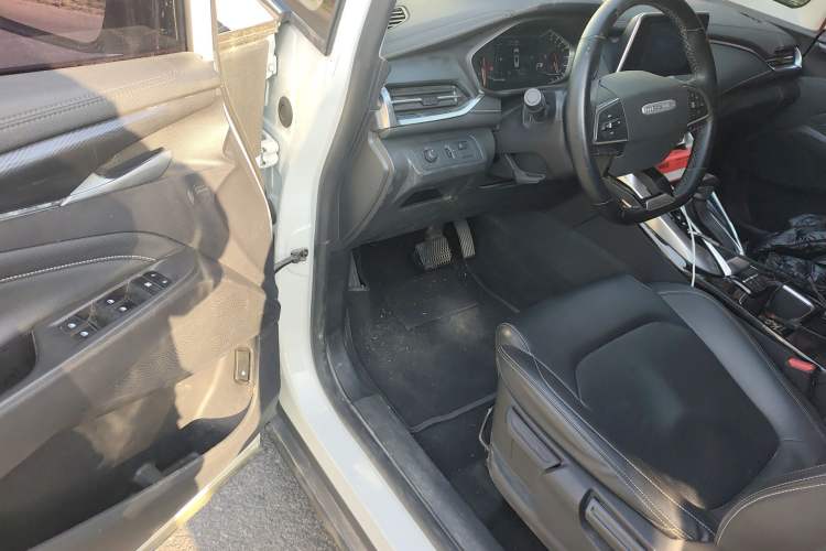 Used SAIC MAXUS G50 2020 1.5T Automatic Elite Edition Driver Seat