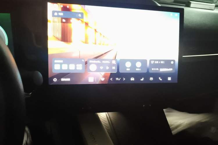 Used Lynk & Co 03 2023 2.0TD DCT JingPro Audio And AC Panel