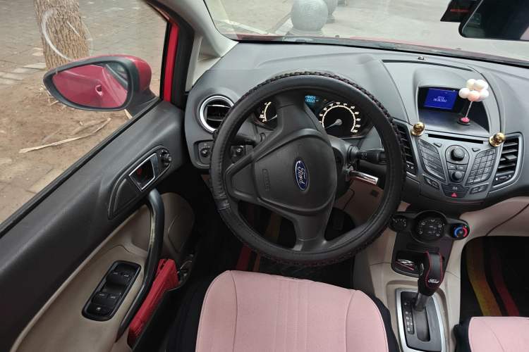 Used Ford Fiesta 2013 Sedan 1.5L Automatic Fashion Edition
