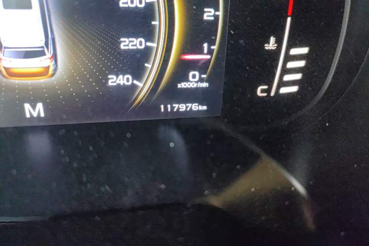 Used Geely Auto Emgrand X7 Sport 2021 Million Edition 1.8TD Manual Two-Wheel Drive Comfort Model Odometer Close Up