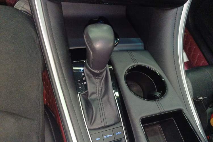 Used Toyota Avalon 2022 Dual-Engine 2.5L Luxury Edition
