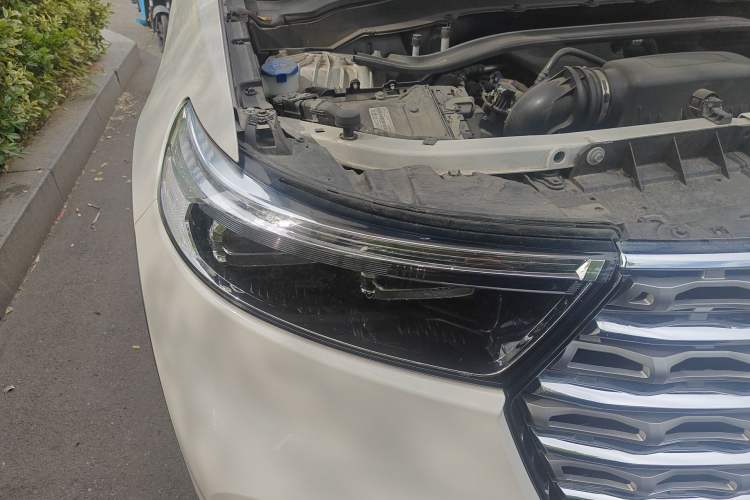 Used Ford Explorer 2020 EcoBoost 285 4x4 Titanium Edition 7-Seater Right Front Headlight