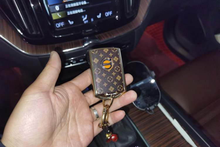 Used Volvo XC60 2021 T5 4x4 Smart Luxury Edition