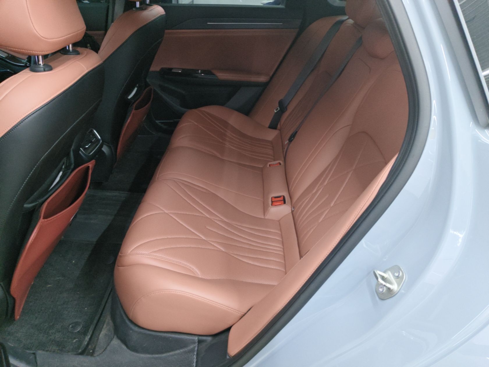 Geely Galaxy L6 2025 EM-i 140km Explorer+ Edition — снимка 20