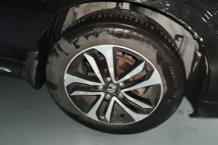 Used Honda Crosstour 2016 2.4L Luxury Edition Right Front Wheel Hub
