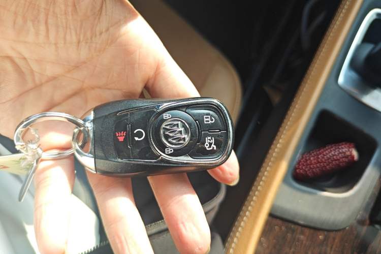Used Buick LaCrosse 2018 28T Luxury Model Vehicle Key