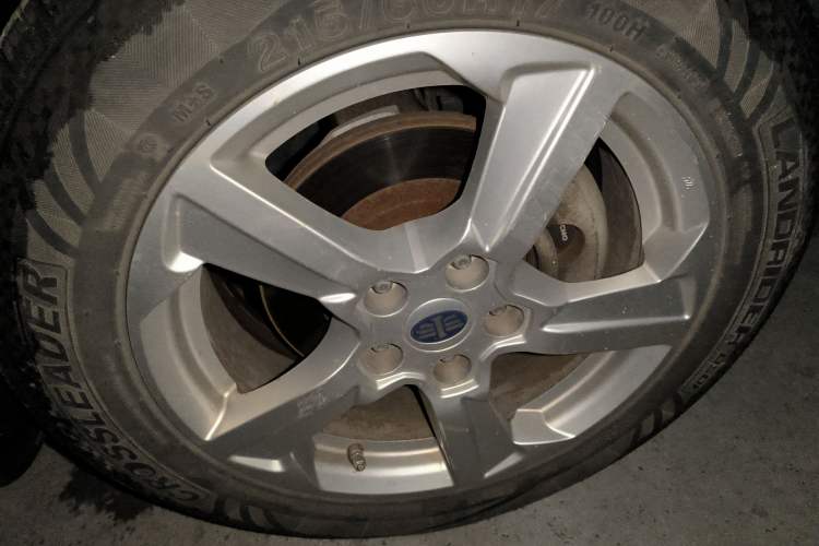 Used Bestune X80 2013 2.0L automatic comfort version