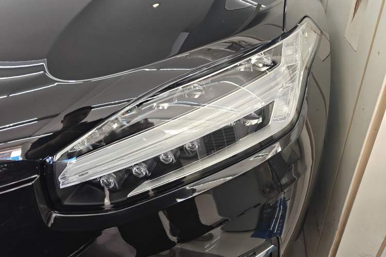 Used Volvo XC90 2025 B5 SmartDrive Luxury Edition 5 Seats
