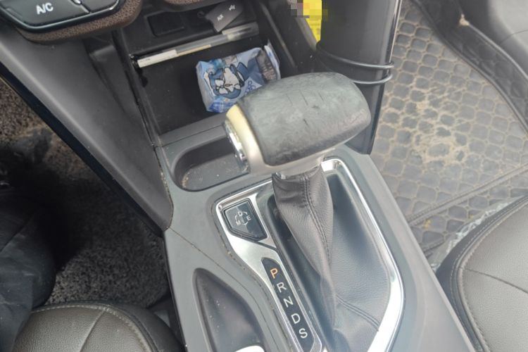 Used GAC Trumpchi GS4 2017 235T Automatic Two-Wheel Drive Elite Edition Gear Lever