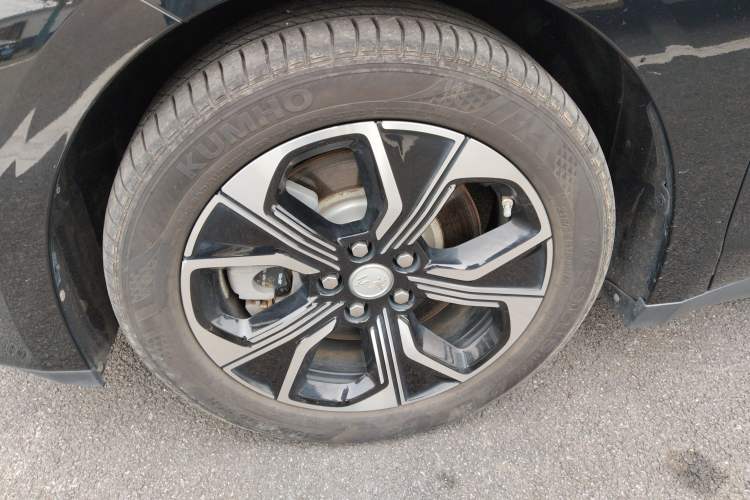 Used Hongqi E-QM5 2023 Base Travel Edition
