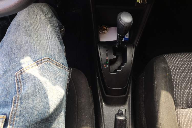 Used Toyota Vios 2017 1.5L CVT Innovation Edition Gear Lever