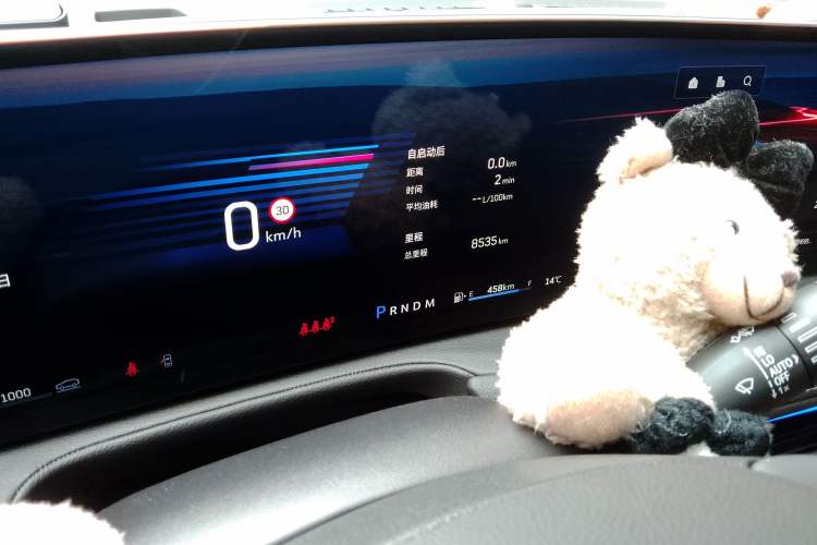 Used Cadillac XT4 2024 Facelift 28T Two-Wheel-Drive Luxury Version Odometer Close Up