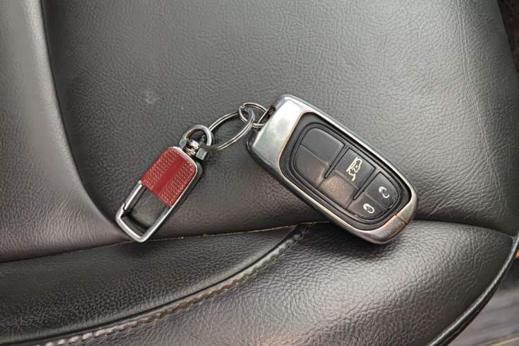 Used Jeep Commander 2018 2.0T Two-Wheel Drive Enjoy Edition China V
