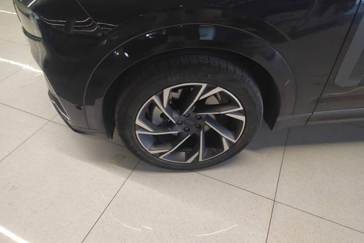 Used Lynk & Co 09 2021 2.0T Halo Six-Seater