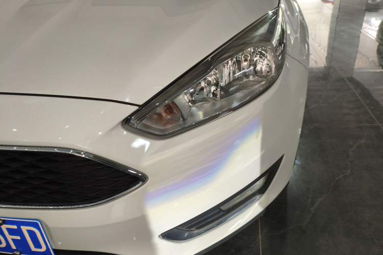 Used Ford Focus 2017 Hatchback EcoBoost 180 Automatic Elite Model Left Front Headlight