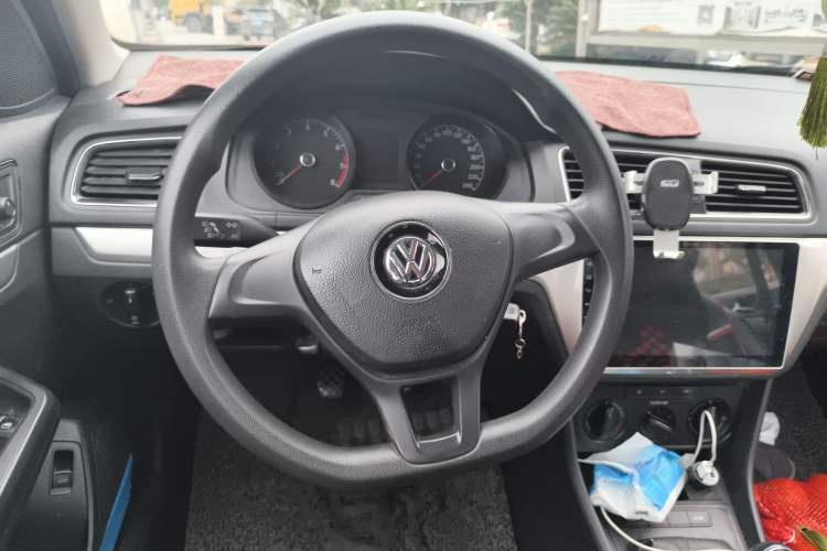 Used Volkswagen Lavida 2017 1.6L Manual Fashion Edition
