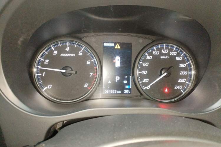 Used Mitsubishi Outlander 2019 2.4L 4x4 Zhi Xiang Edition 5 Seats China V Emission Standard Instrument Cluster