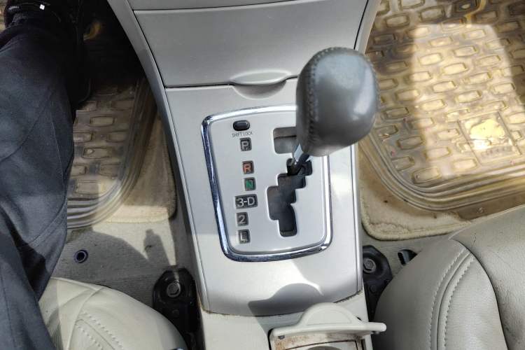 Used Toyota Corolla 2008 1.8L Automatic GL-i Sunroof Special Edition Gear Lever