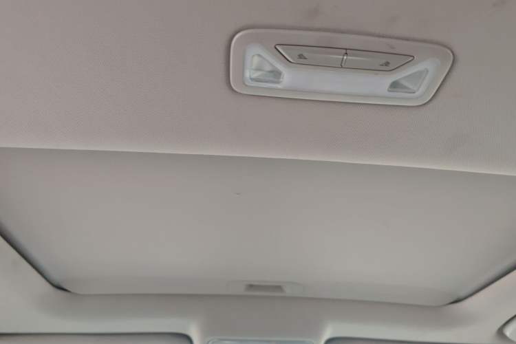 Used CHANGAN Eado 2018 High-Energy Edition 1.6L GDI Manual Pioneer Model China V Standard Headliner